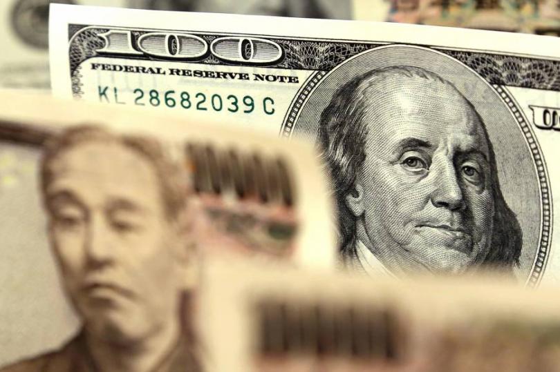 الدولار ين يسجل أدنى مستوى له منذ نهاية 2016